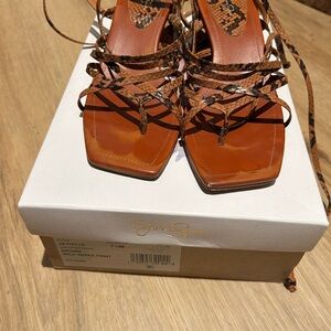 Jessica Simpson Brown Heels Classic Design